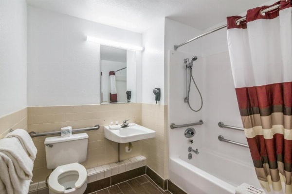 Red Roof Inn Palmdale - Lancaster image 23